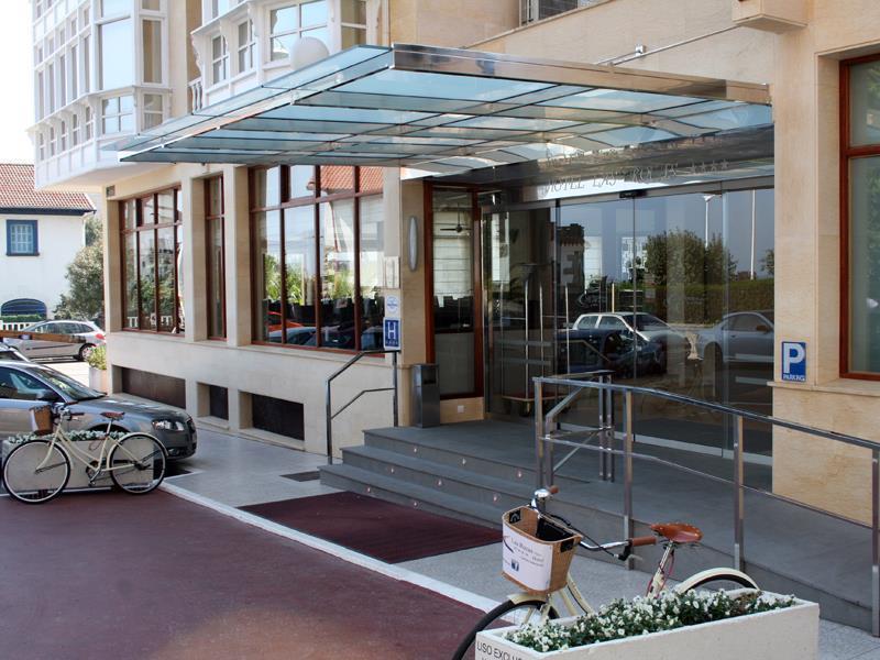 Las Rocas Playa Hotel 카스트로우르디알레스 외부 사진