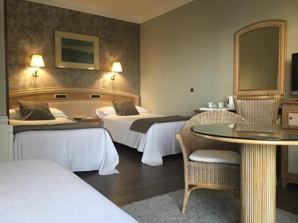 Las Rocas Playa Hotel 카스트로우르디알레스 외부 사진
