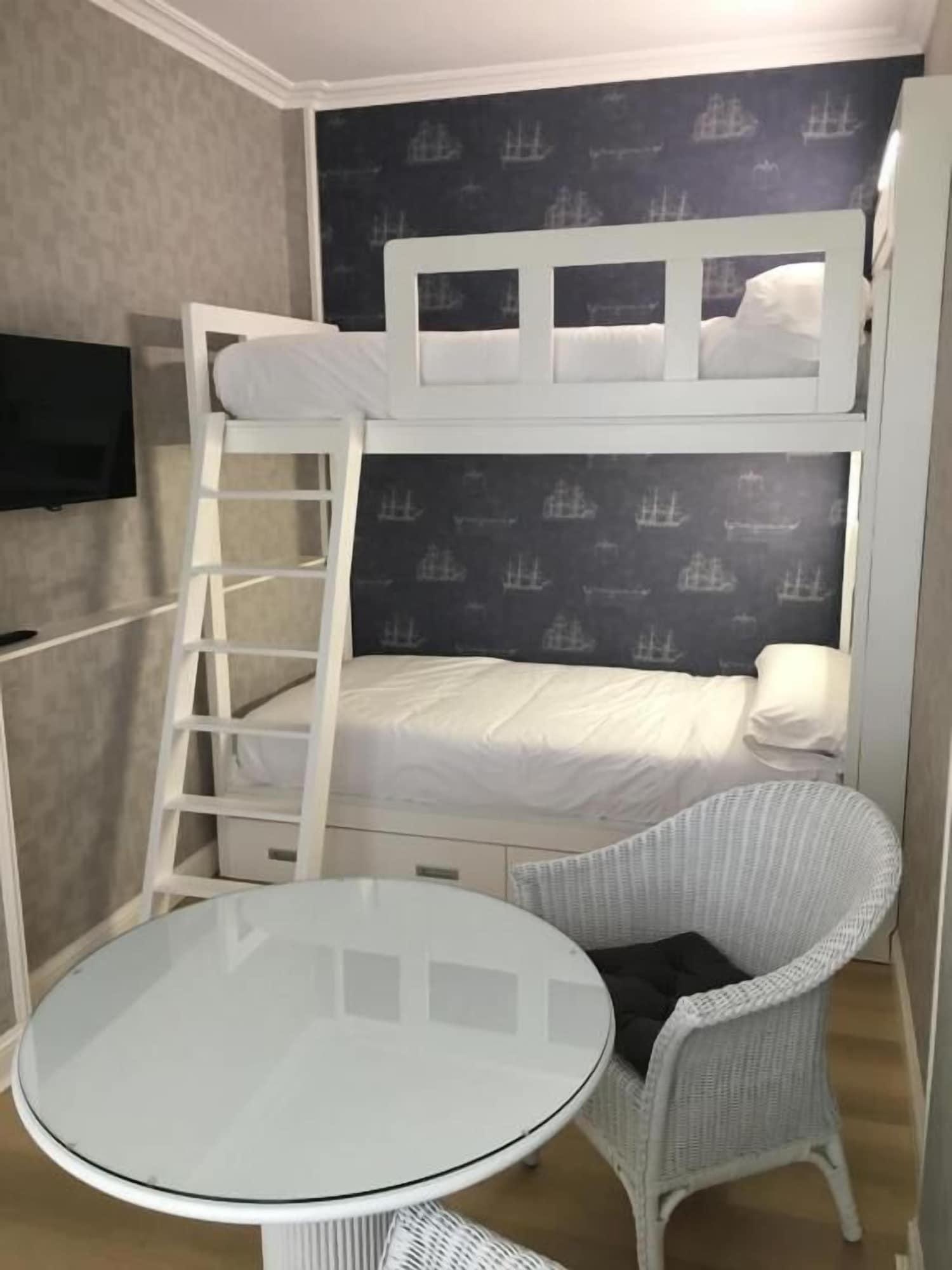 Las Rocas Playa Hotel 카스트로우르디알레스 외부 사진