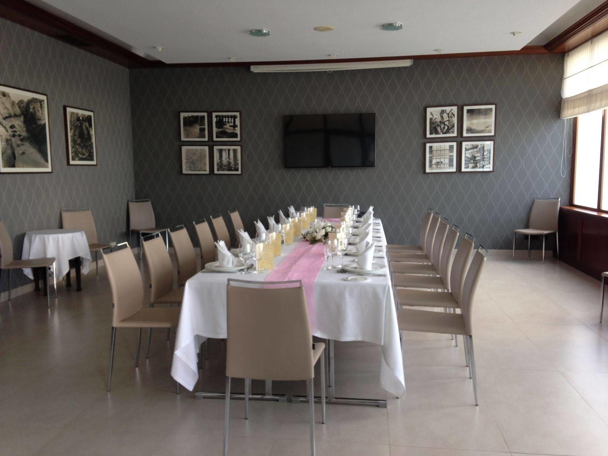 Las Rocas Playa Hotel 카스트로우르디알레스 외부 사진
